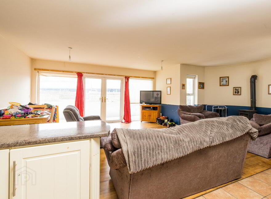 2 Raftery's Yard, Main Street, Castlerea, F45F5K2