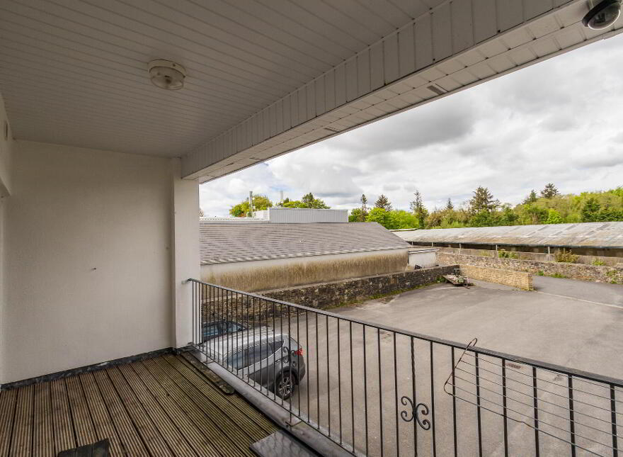2 Raftery's Yard, Main Street, Castlerea, F45F5K2