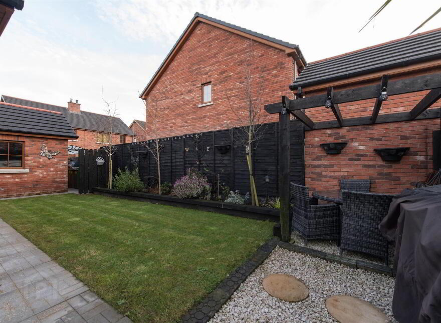 48 Cloverdale, Dromore, Blackskull, BT25 1GX