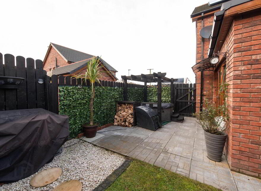 48 Cloverdale, Dromore, Blackskull, BT25 1GX