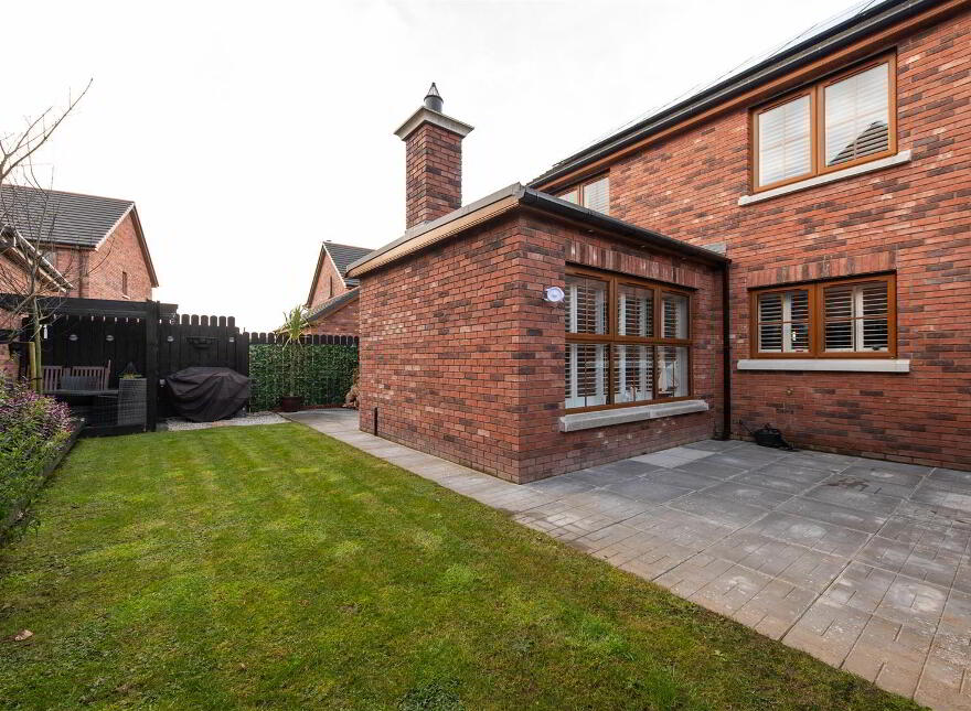 48 Cloverdale, Dromore, Blackskull, BT25 1GX
