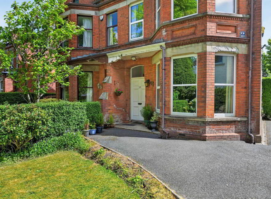23 Eastleigh Drive, Ballyhackamore, Belfast, BT4 3DX