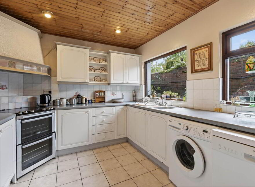 23 Eastleigh Drive, Ballyhackamore, Belfast, BT4 3DX