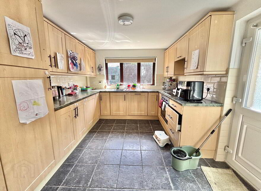 100 Long Commons, Coleraine, BT52 1LJ