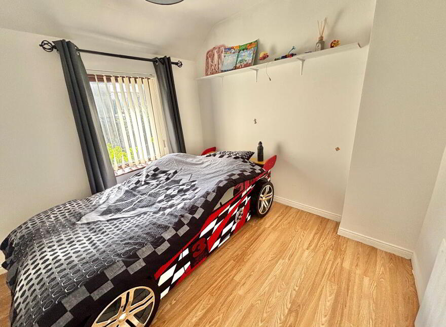 100 Long Commons, Coleraine, BT52 1LJ