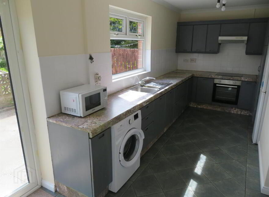 52 Donard Gardens, Lurgan, BT66 8EX