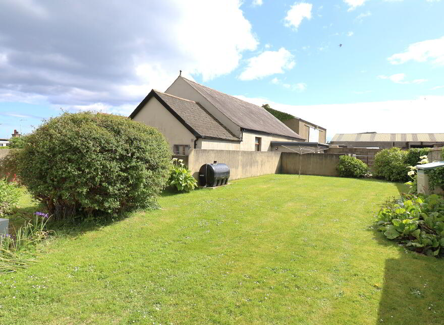 8 Main Street, Annalong, BT34 4TR