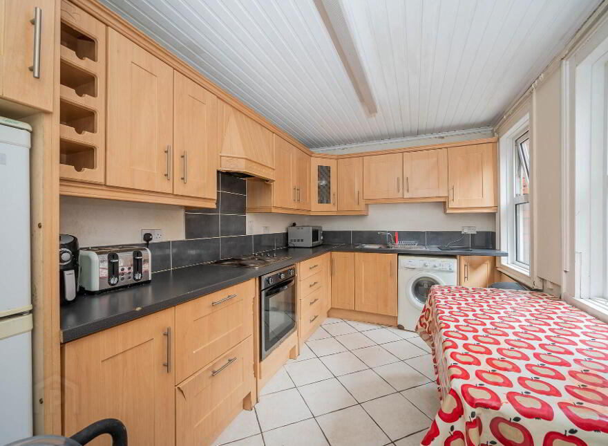 1 Wellington Park Avenue, Belfast, BT9 6DT