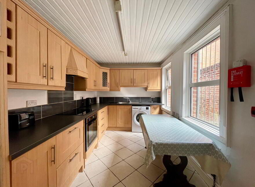 1 Wellington Park Avenue, Belfast, BT9 6DT