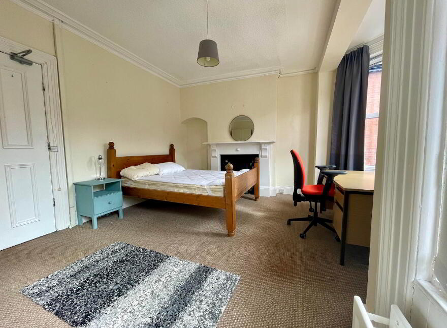 1 Wellington Park Avenue, Belfast, BT9 6DT