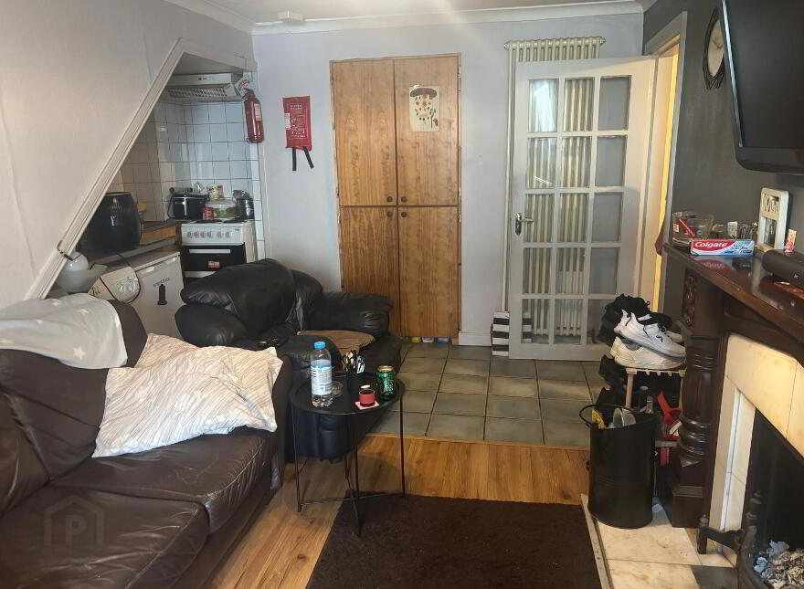Main Street, Cassidy's, Ballintra, F94K3CP