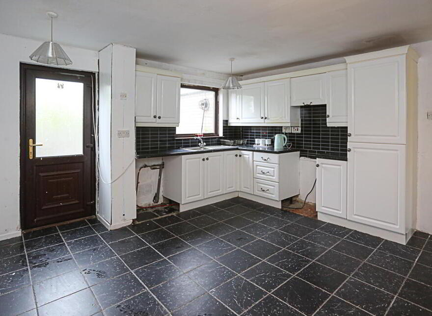 7 Saleen Park, Holywood, BT18 9AS