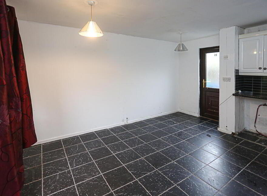 7 Saleen Park, Holywood, BT18 9AS