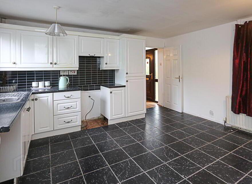 7 Saleen Park, Holywood, BT18 9AS