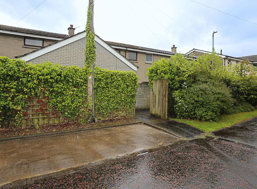7 Saleen Park, Holywood, BT18 9AS