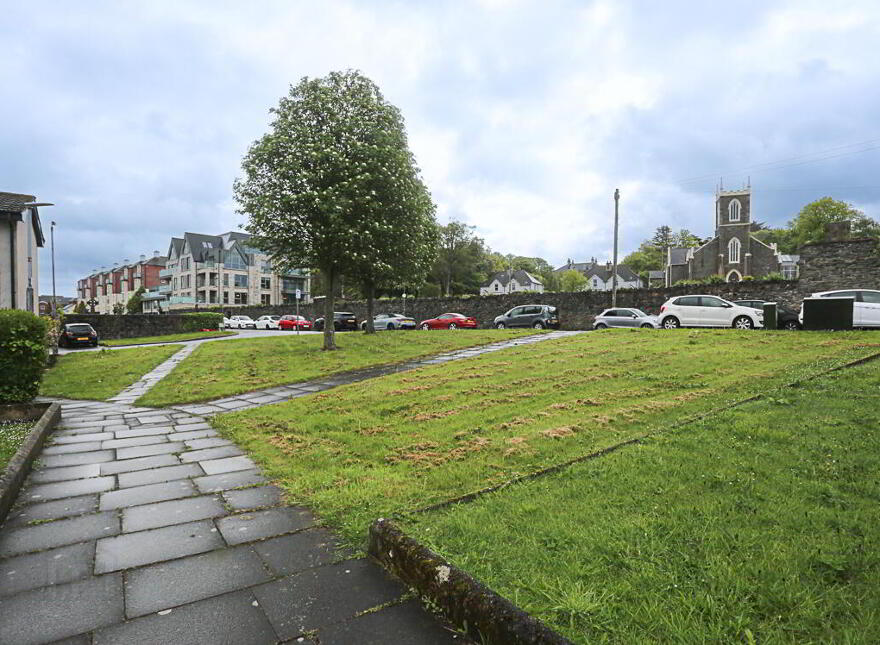 7 Saleen Park, Holywood, BT18 9AS