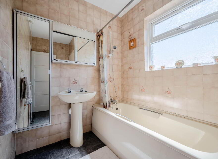 13 Crawfordsburn Road, Bangor, BT20 3QT