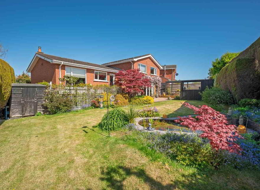 10 Deanfield, Bangor, BT19 6NX
