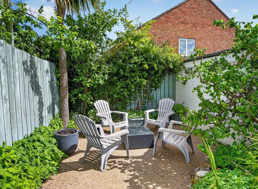 27 Glendun Park, Dunmurry, Belfast, BT17 9AY