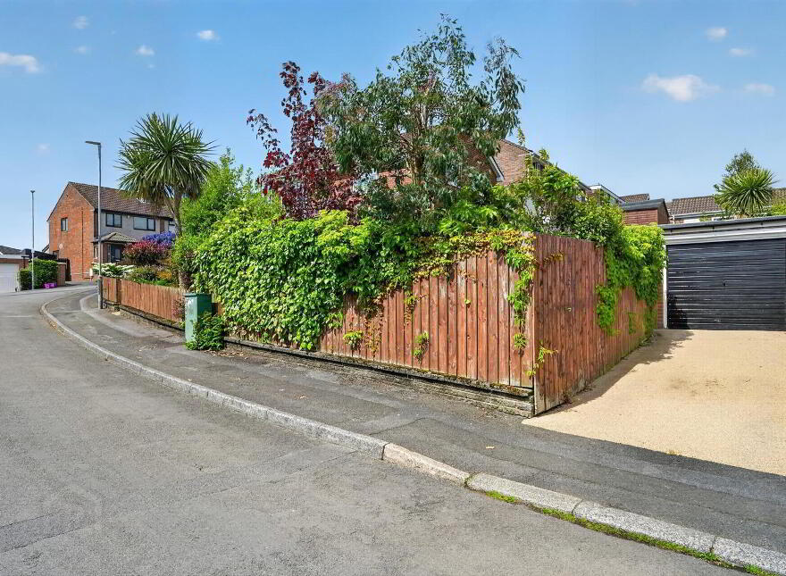 27 Glendun Park, Dunmurry, Belfast, BT17 9AY