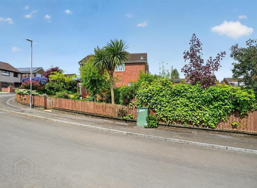 27 Glendun Park, Dunmurry, Belfast, BT17 9AY