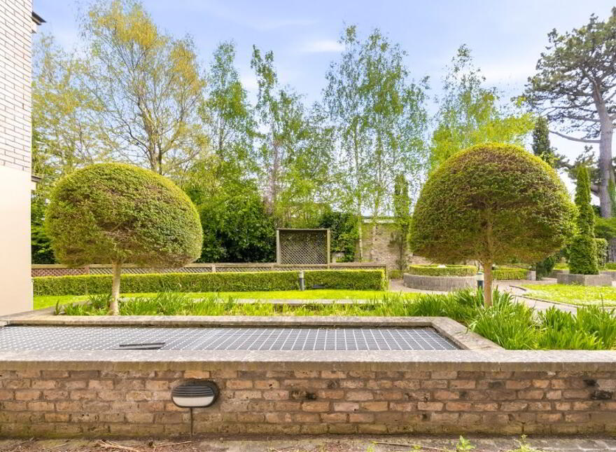 2 Cedar Grove, Firhouse Road, Knocklyon, Dublin 16, D16AK80