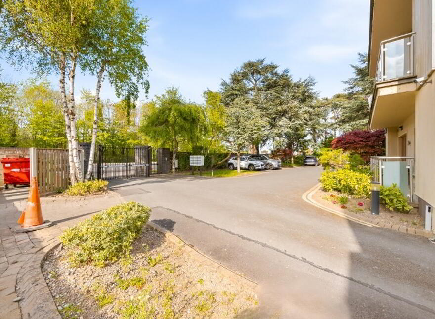 2 Cedar Grove, Firhouse Road, Knocklyon, Dublin 16, D16AK80