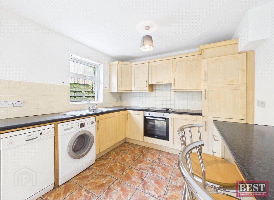 10 Carrickree Mews, Warrenpoint, Newry, BT34 3UG