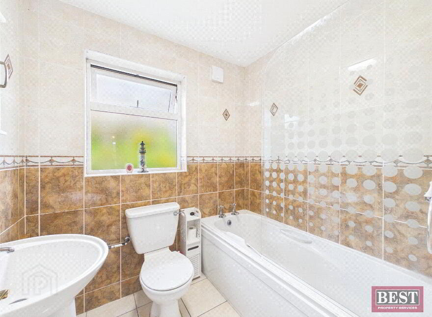 10 Carrickree Mews, Warrenpoint, Newry, BT34 3UG