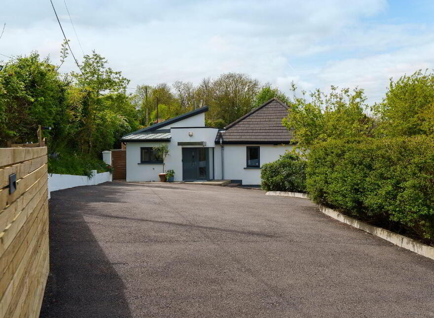 Namche Bazaar, Bridgestown, Cloghroe, T23WR40