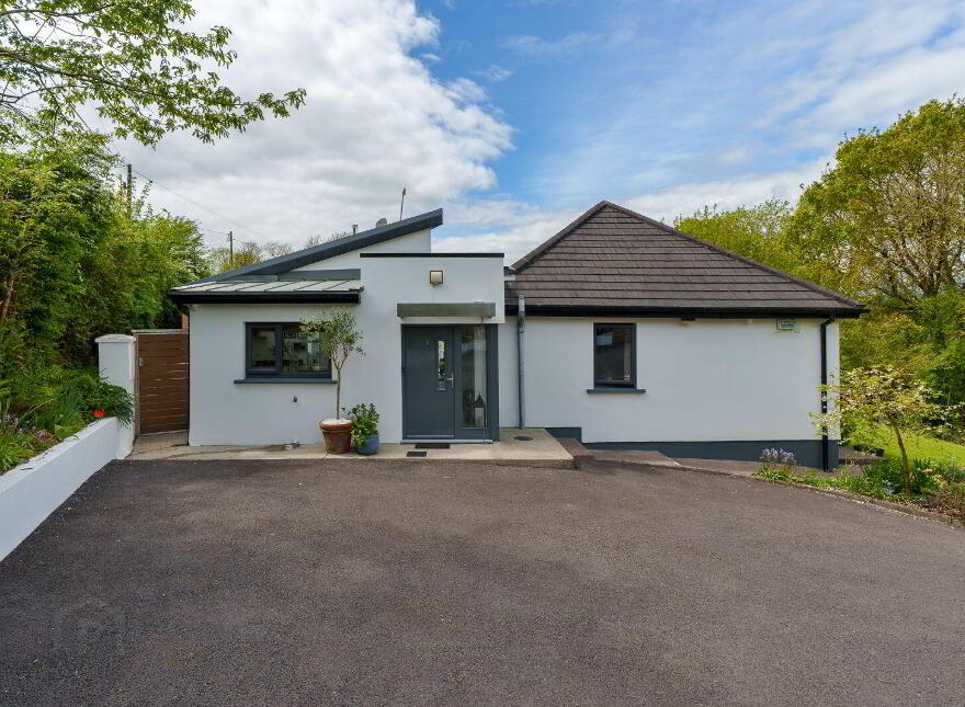 Namche Bazaar, Bridgestown, Cloghroe, T23WR40