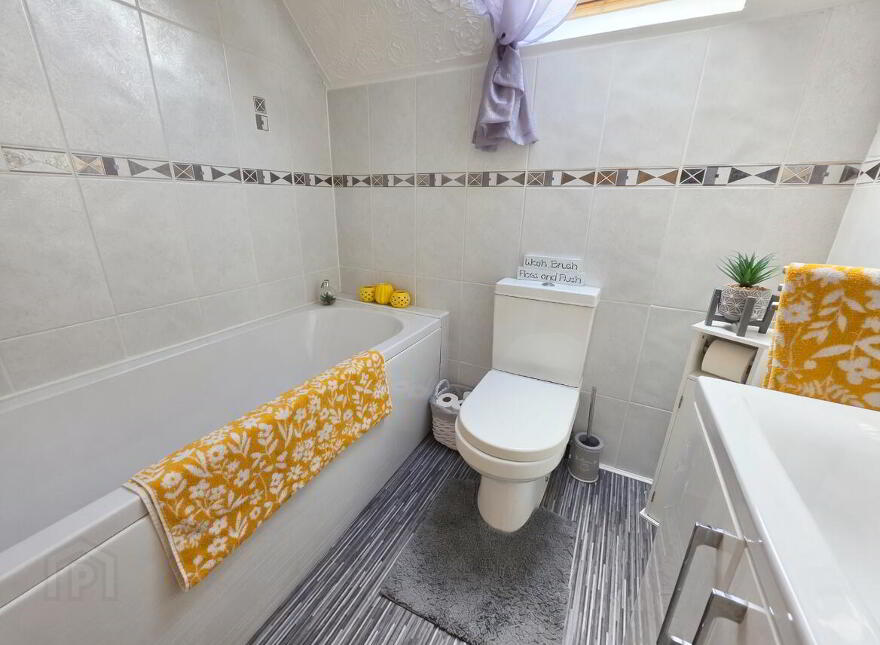 15 Broadlands Park, Carrickfergus, BT38 7DB