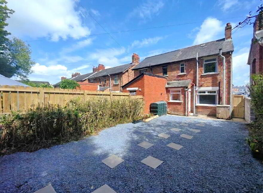 100 Shore Road, Belfast, BT15 3QA