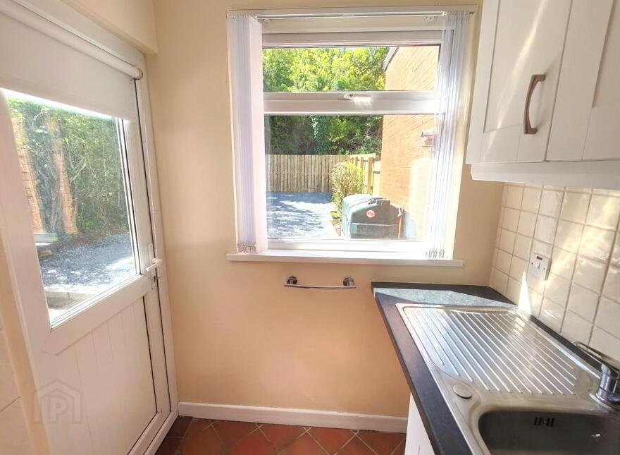100 Shore Road, Belfast, BT15 3QA