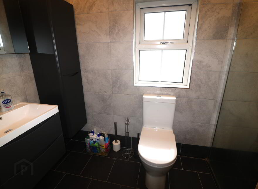 64 Riverdale, Ballymena, BT42 2JB