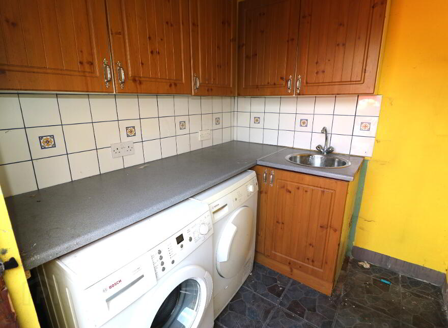 64 Riverdale, Ballymena, BT42 2JB