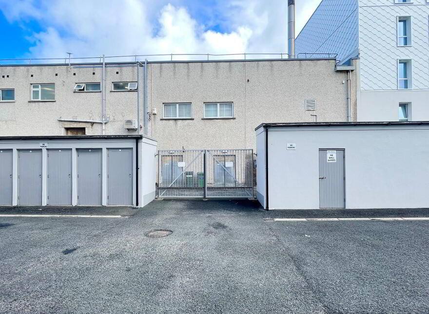 12 West Bay Apartments, 46-50 Mark Street, Portrush, BT56 8QB