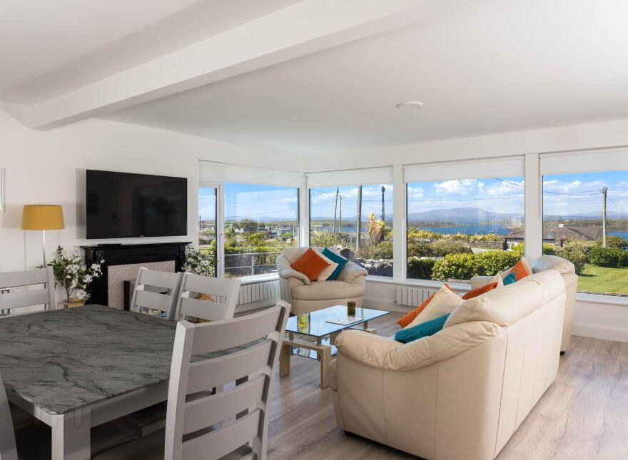 Cove Hill, Baltimore, P81YK75