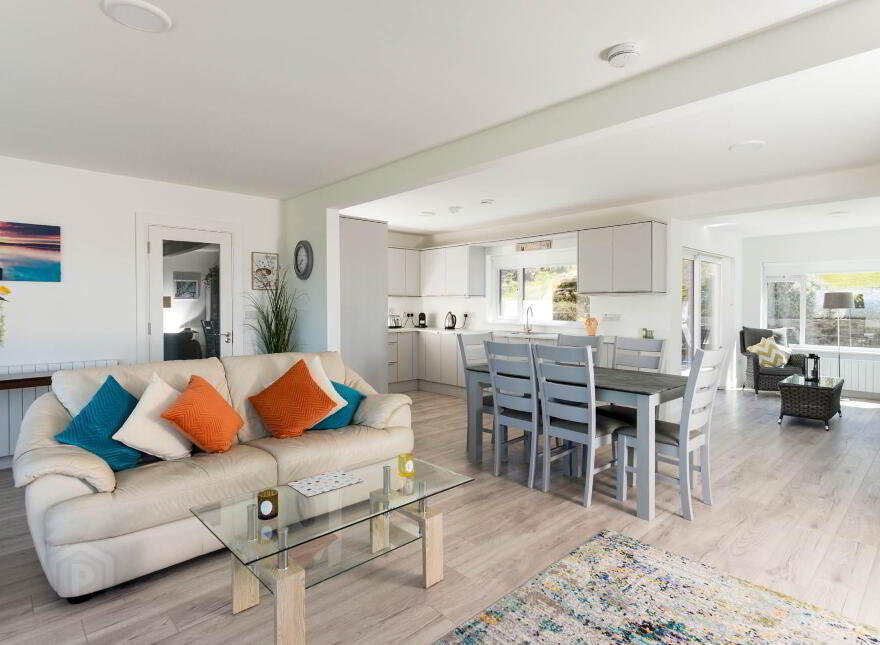 Cove Hill, Baltimore, P81YK75