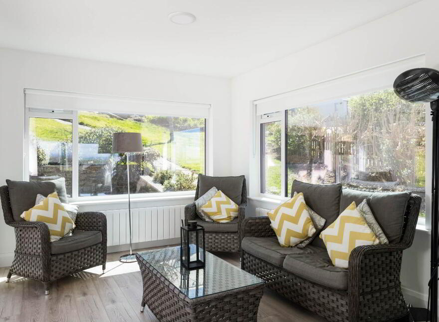 Cove Hill, Baltimore, P81YK75