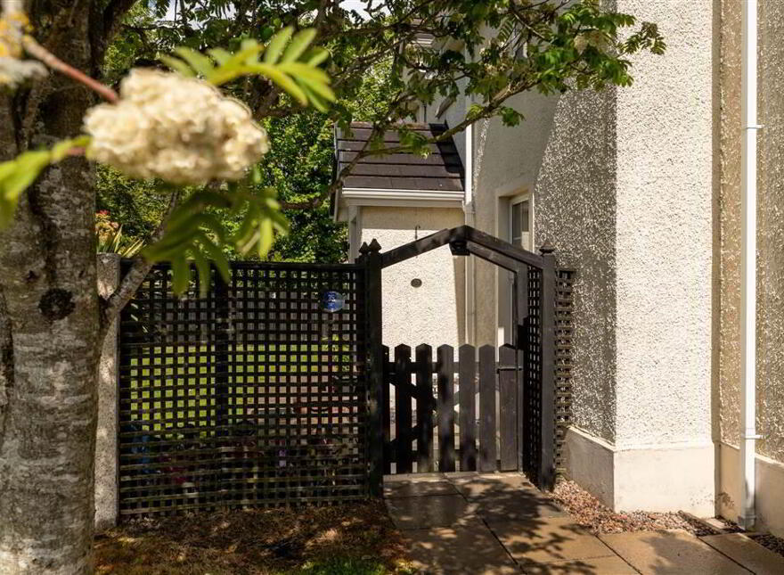 35 Tullymore Dale, Broughshane, BT43 7TD