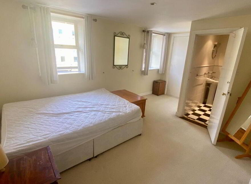 4 Main Street, Midleton