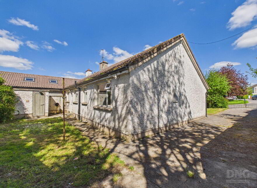 12 Hillview Crescent, Killeigh, R35HD53