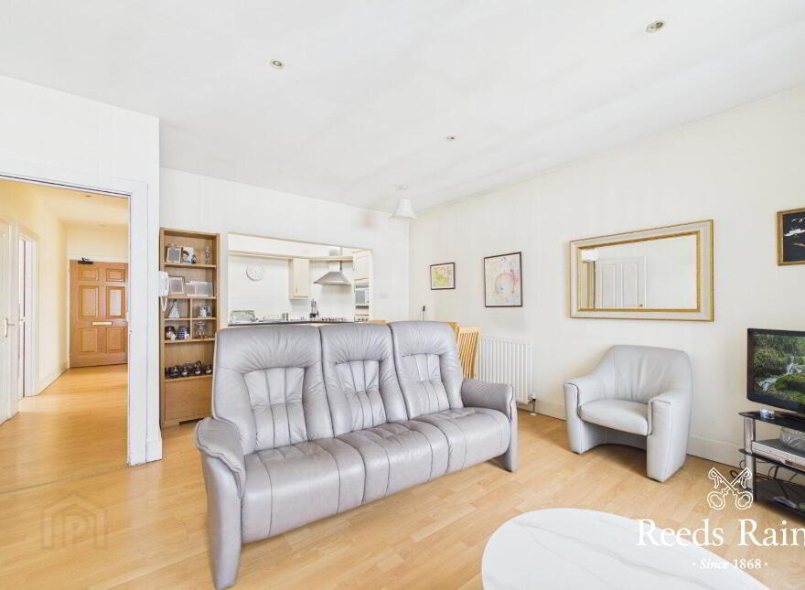 67 Lisburn Square, Lisburn, BT28 1TS