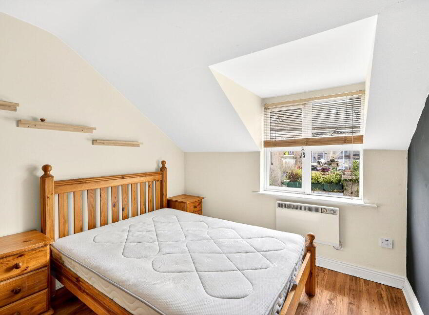 13 The Archways, Bridge Street, Carrick-On-Shannon, N41KC57