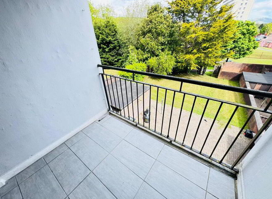 13F Barna Square, Rathcoole, Newtownabbey, BT37 9BY