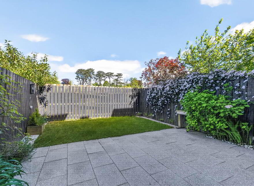 16 Thompson Manor, Lisburn, BT28 3GA