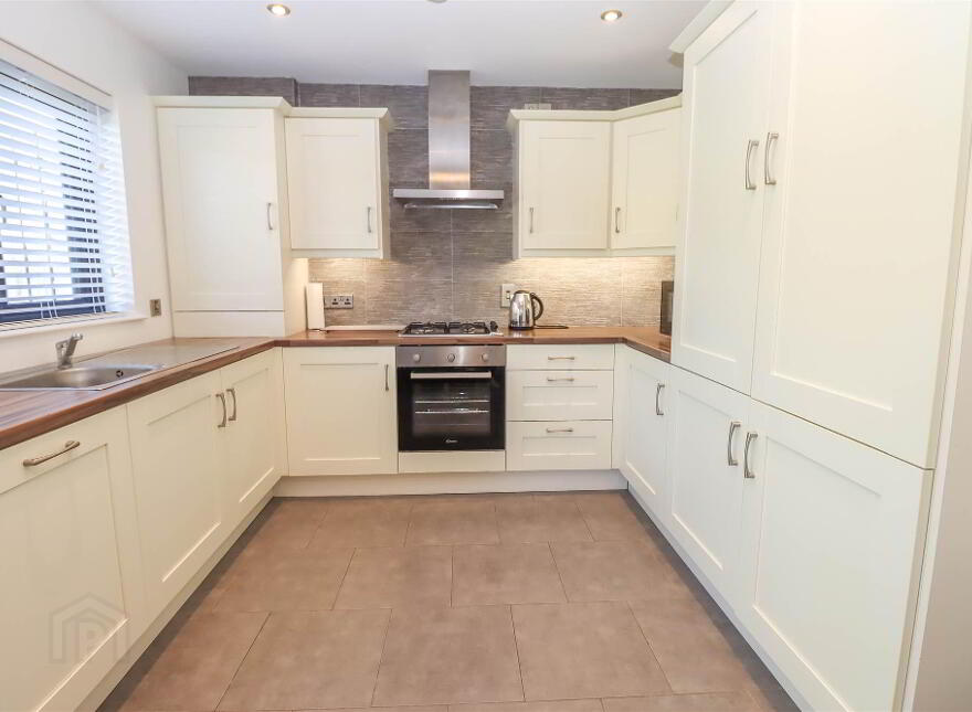 16 Fort Manor, Dundonald, Belfast, BT16 1ZA