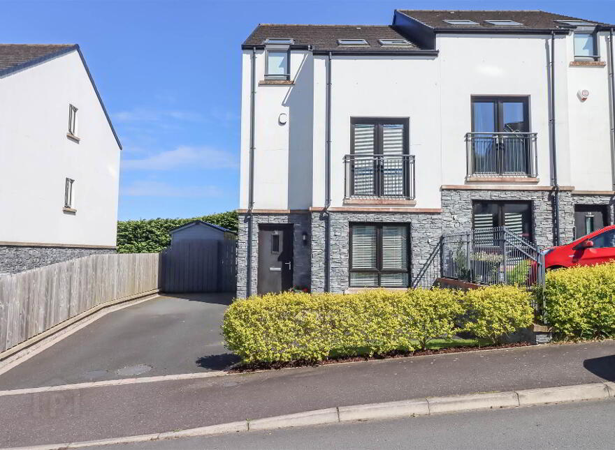 16 Fort Manor, Dundonald, Belfast, BT16 1ZA