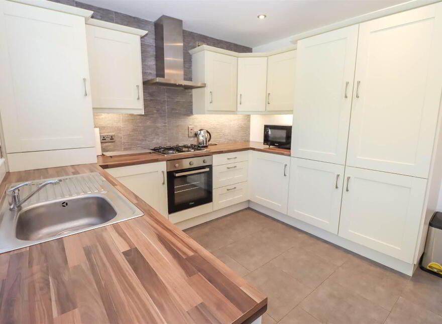 16 Fort Manor, Dundonald, Belfast, BT16 1ZA